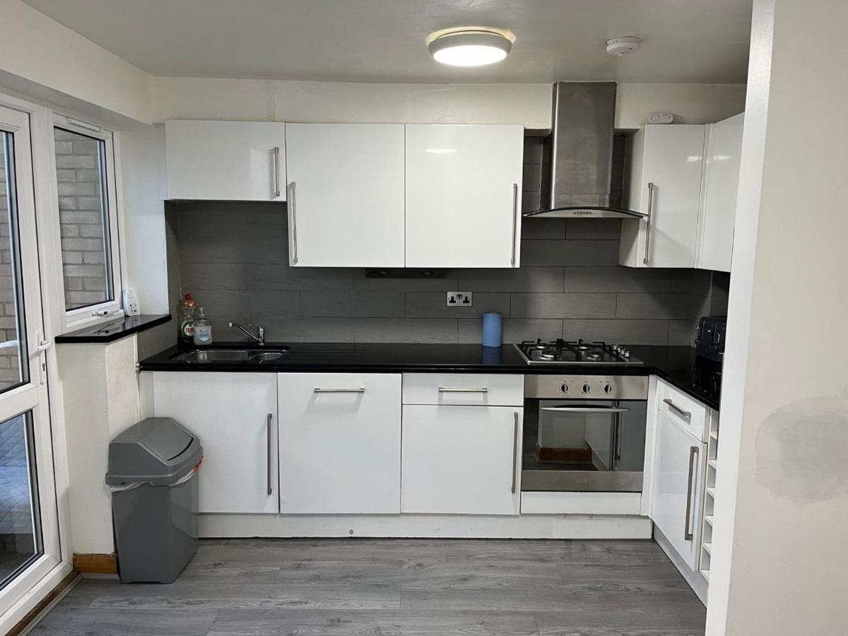 Three Bedroom House In Tooting By Star Apartments London Kültér fotó